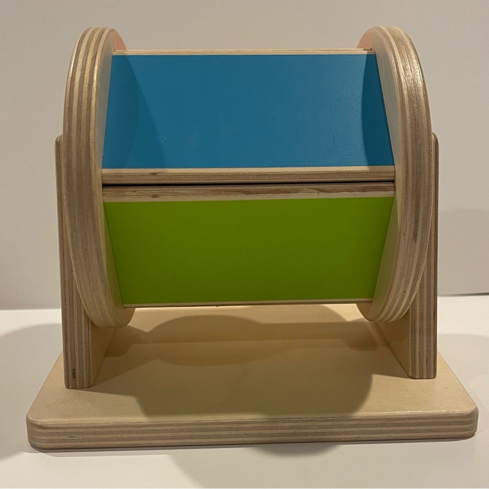 Lovevery rainbow spinner - Montessori toy